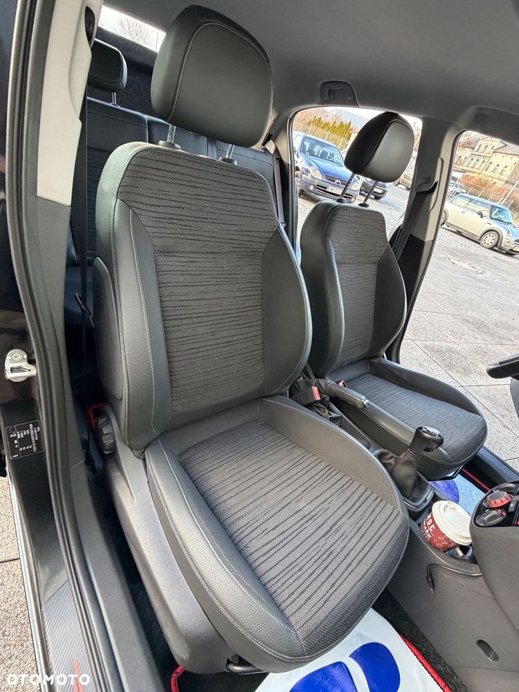 Opel Corsa 1.2 16V Cosmo - 9