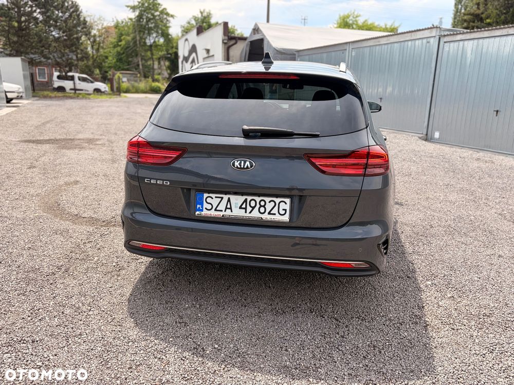 Kia Ceed - 8
