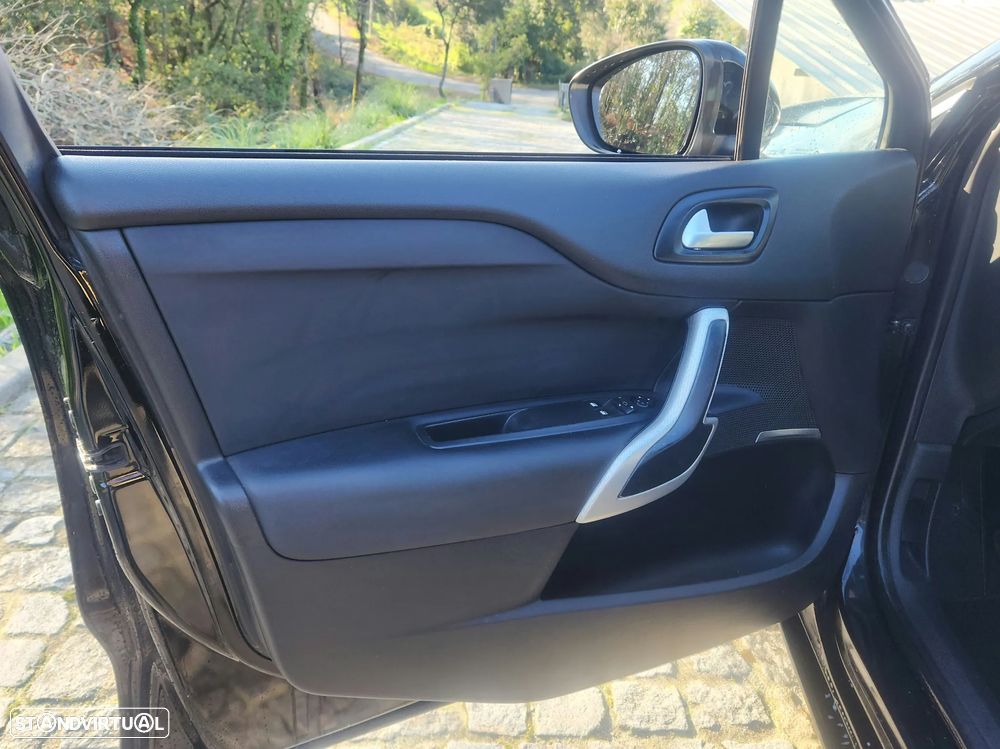 Citroën DS4 1.6 e-HDi So Chic - 16