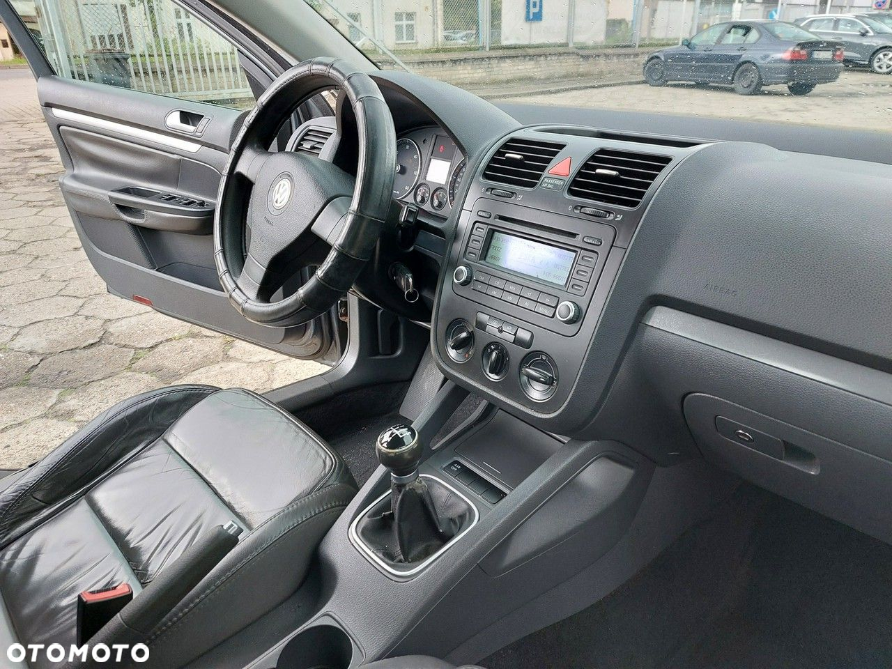 Volkswagen Golf - 14