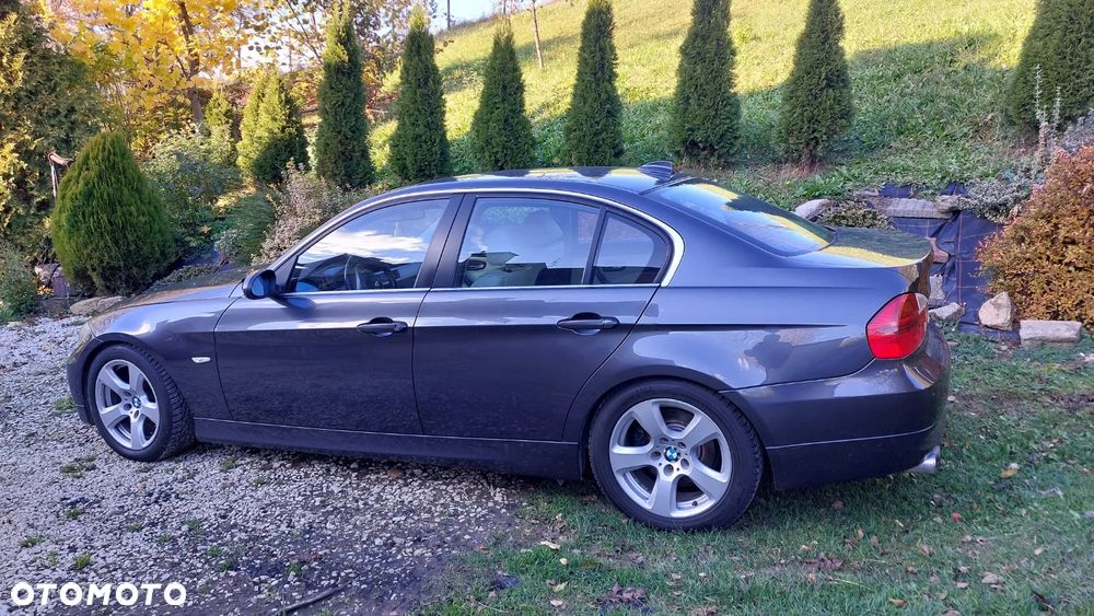 BMW Seria 3 325i - 3