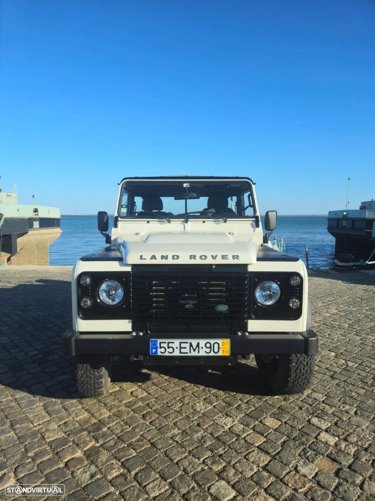 Land Rover Defender - 2