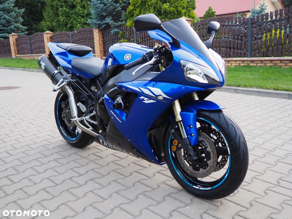 Yamaha R1 - 15