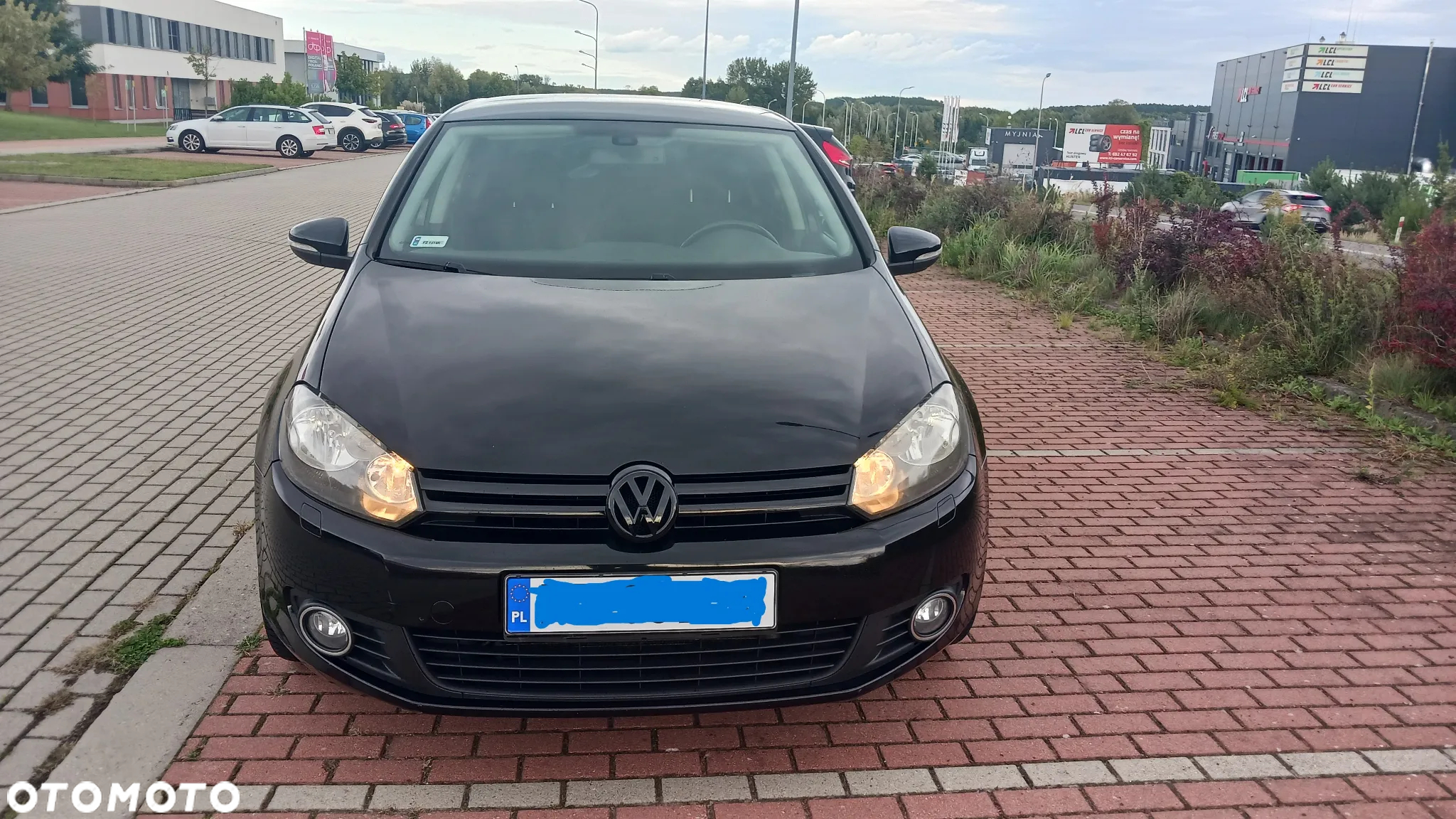 Volkswagen Golf - 2