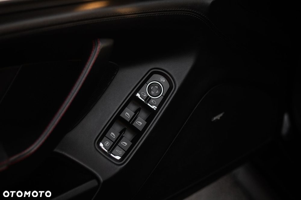 Porsche Panamera - 16