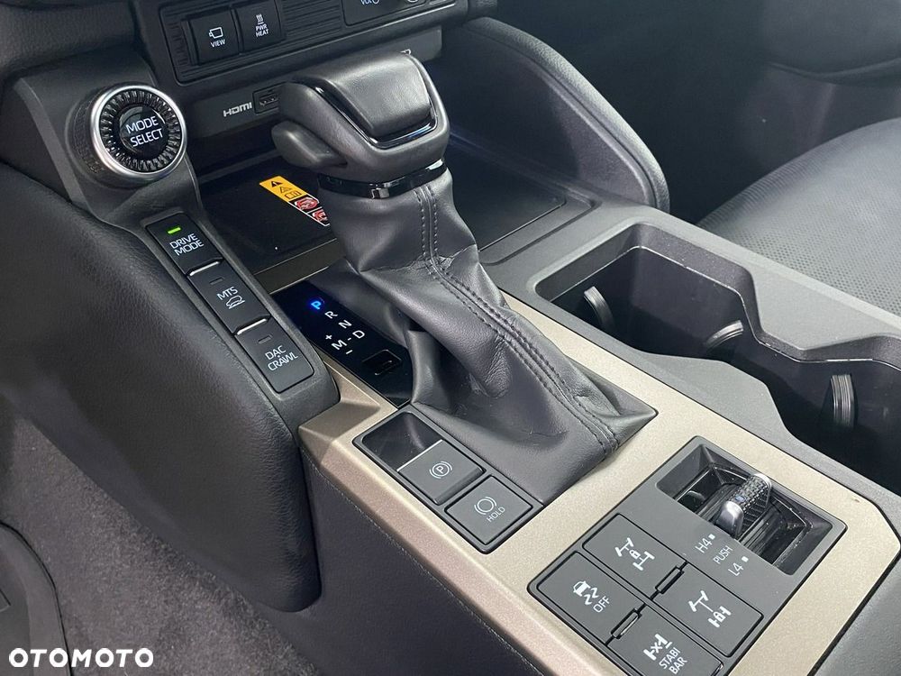 Toyota Land Cruiser - 26
