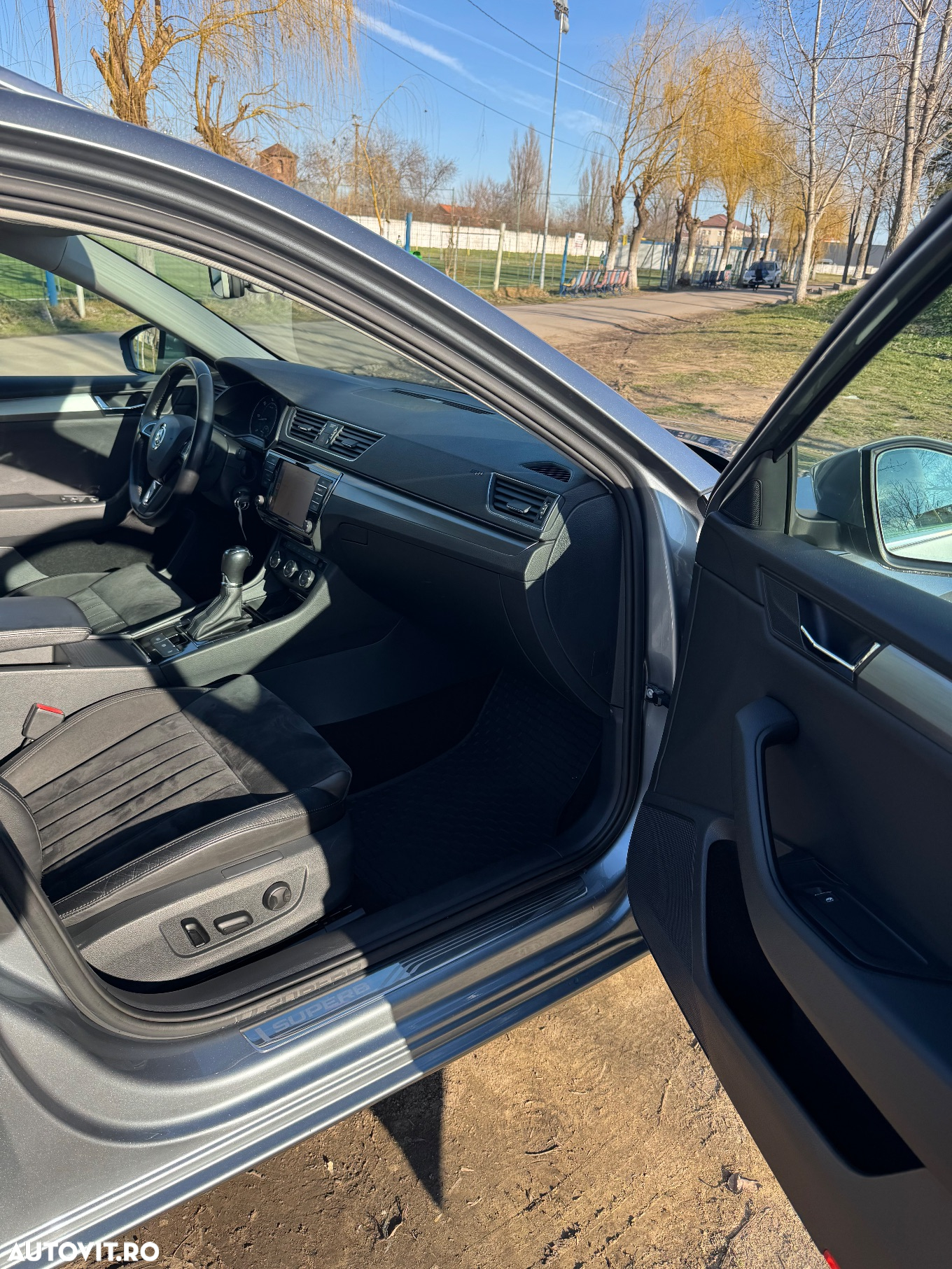Skoda Superb 2.0 TDI DSG Premium Edition - 13