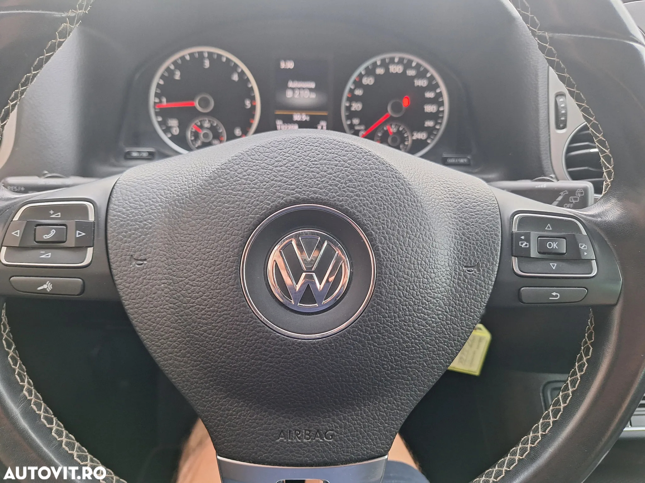 Volkswagen Tiguan - 22