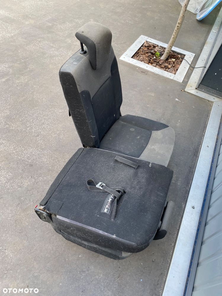 DACIA LODGY 3 trzeci rząd 7 osób FOTELE KANAPA SIEDZENIA DO ( Z ) BAGAŻNIKA W BAGAŻNIK siedmio osobowy ostatni 3 rząd fotele składane  Wwa - 7