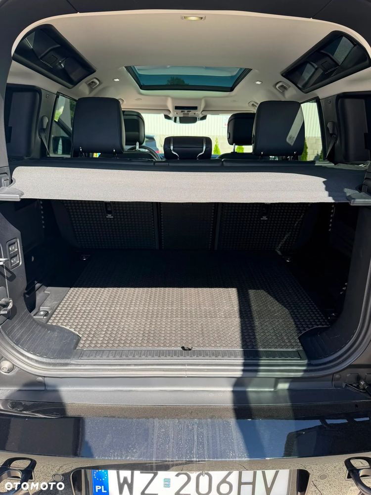 Land Rover Defender - 34
