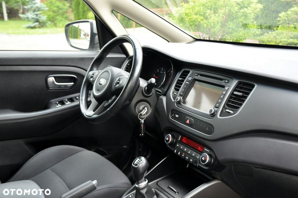 Kia Carens - 18