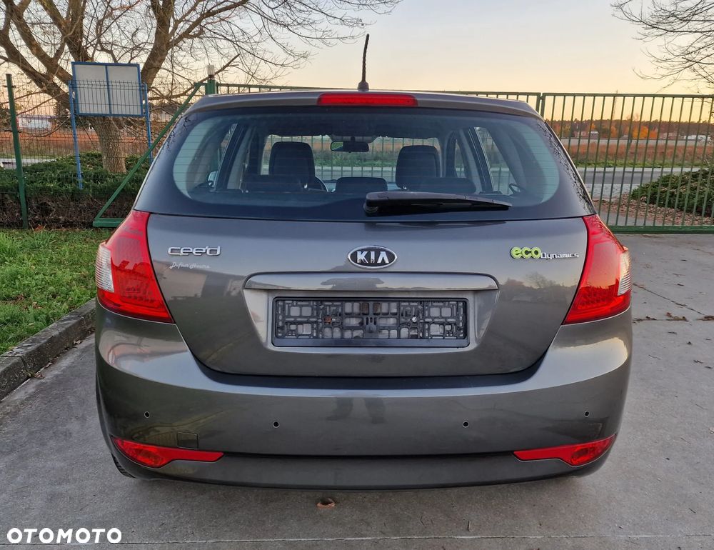 Kia Ceed - 5