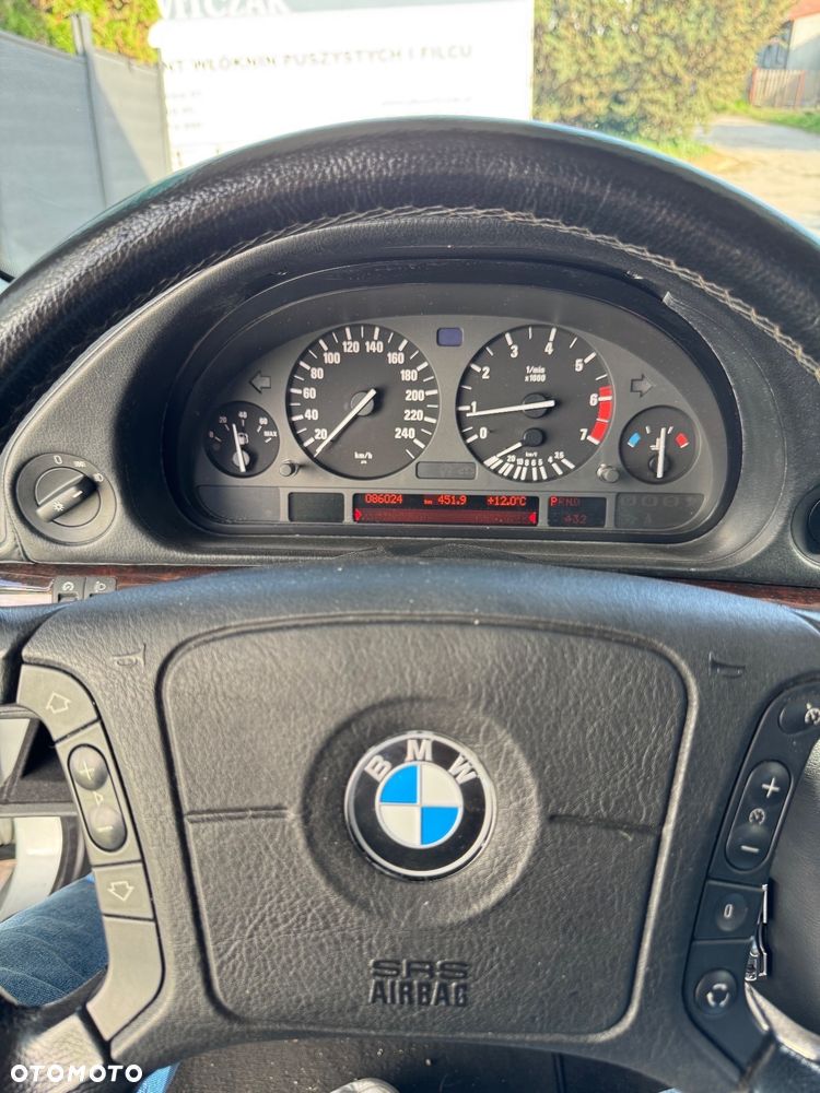 BMW Seria 7 750iL - 7