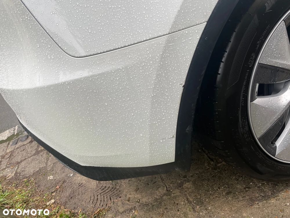 Tesla Model Y - 20