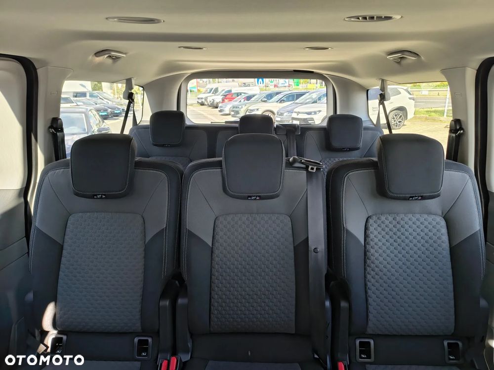 Volkswagen Caravelle - 8