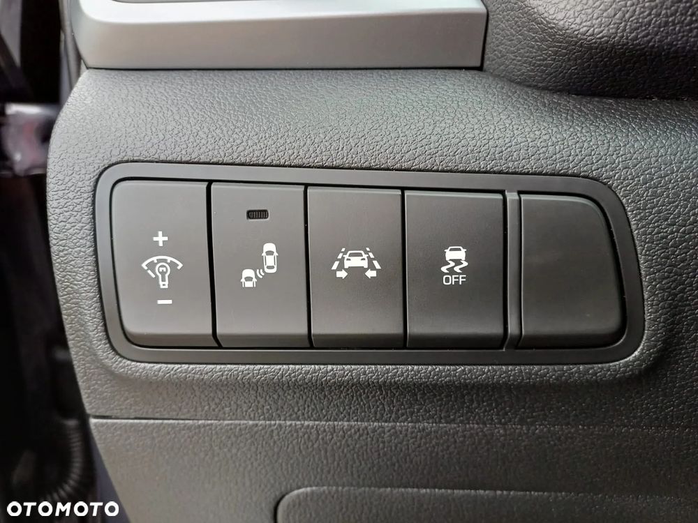 Hyundai Tucson blue 1.7 CRDi 2WD Intro Edition - 24