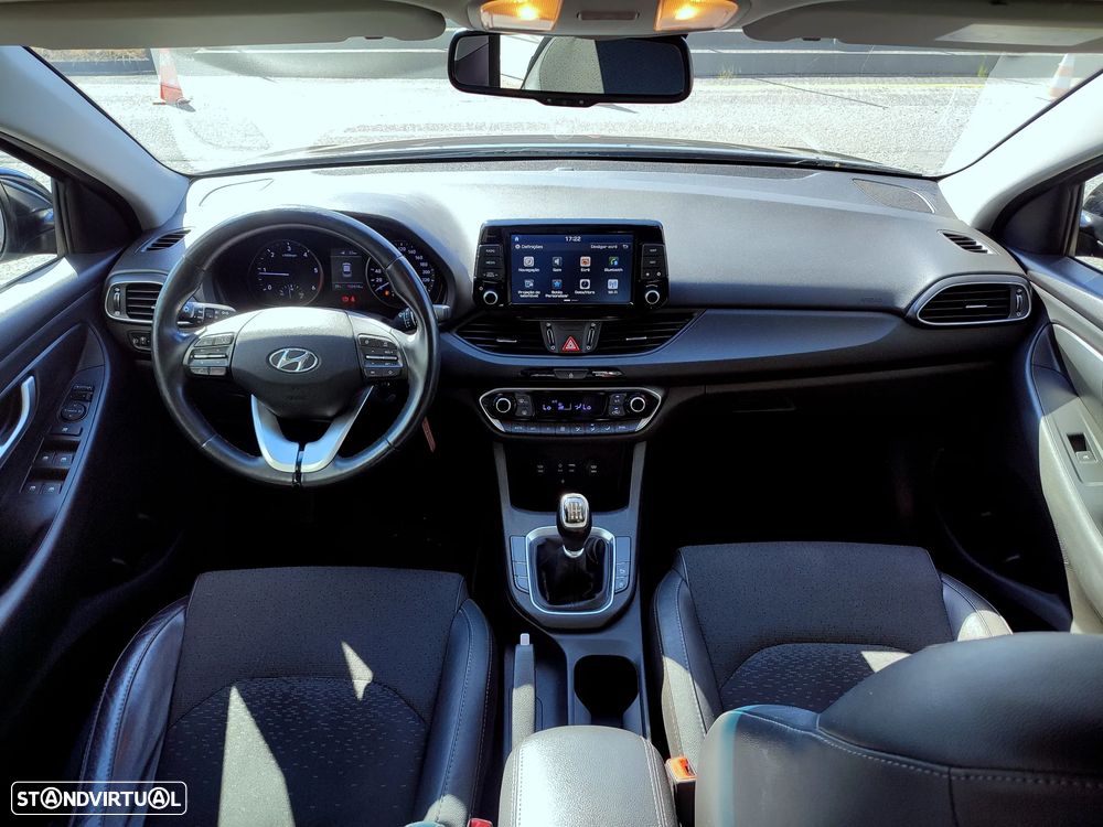 Hyundai i30 CW - 11