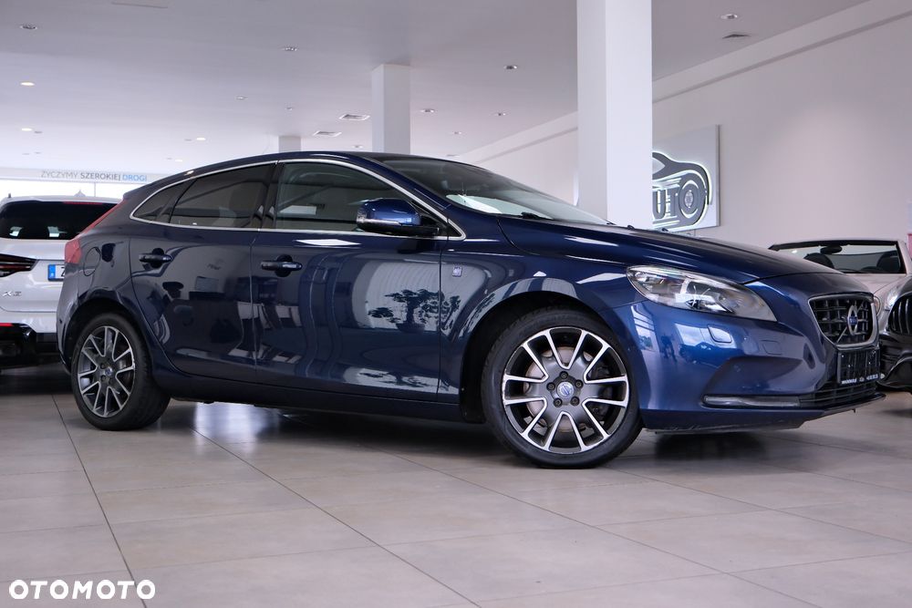 Volvo V40 D4 Drive-E Ocean Race - 2