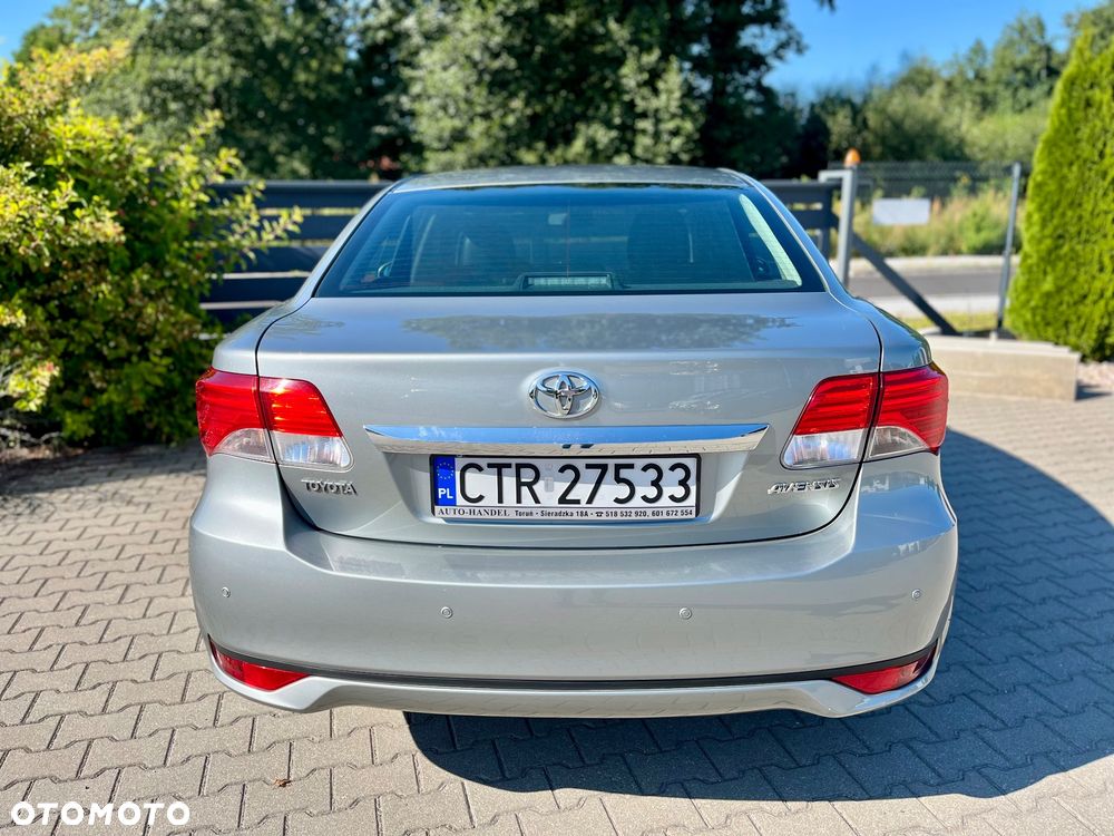 Toyota Avensis 2.0 D-4D Premium - 9