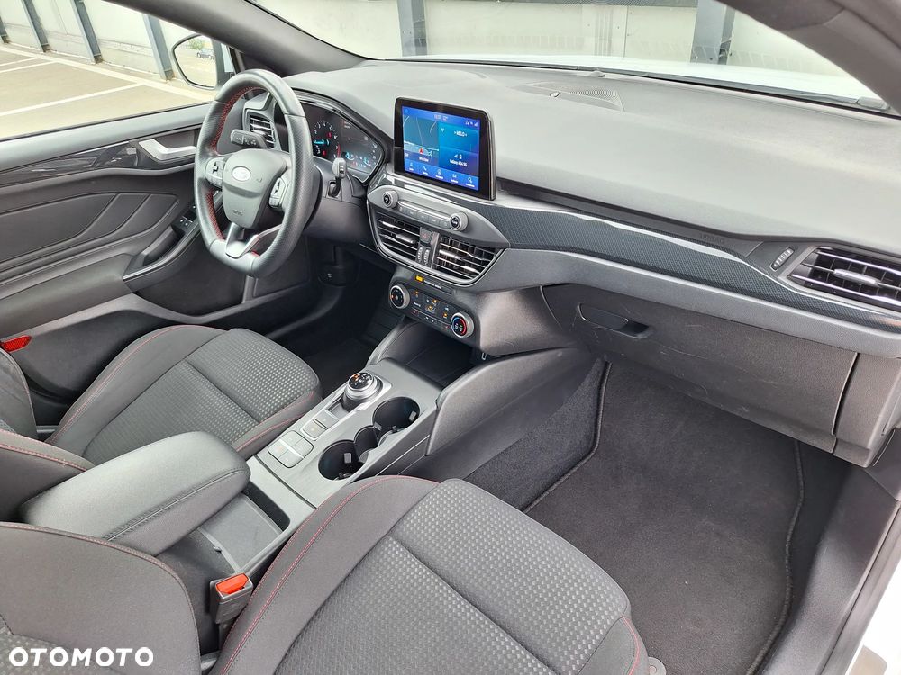 Ford Focus 1.5 EcoBoost ST-Line - 25