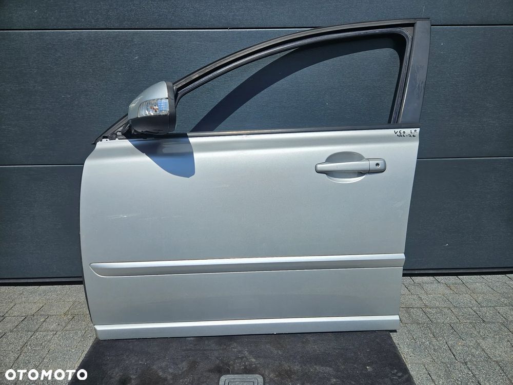 Volvo V50 S40 II Drzwi Lewe Przednie Lewy Przód 462-26 Kolor