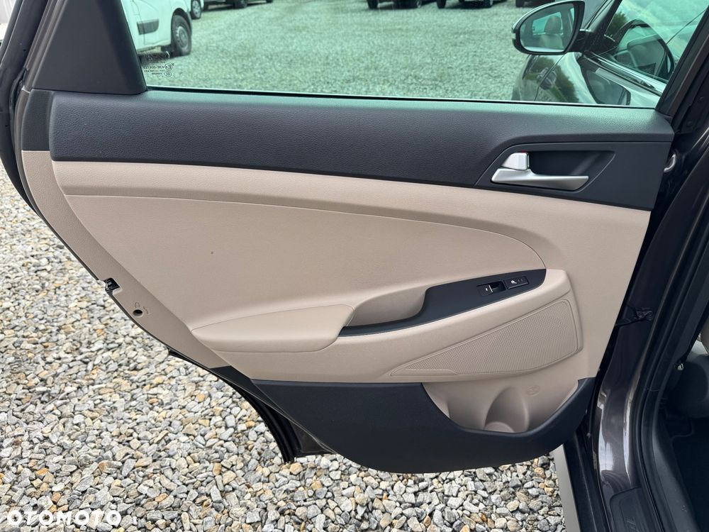 Hyundai Tucson 2.0 CRDI BlueDrive GO Plus 2WD - 16
