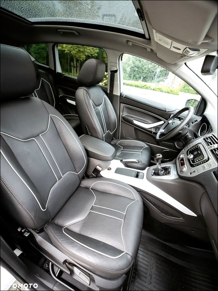 Ford Kuga - 33