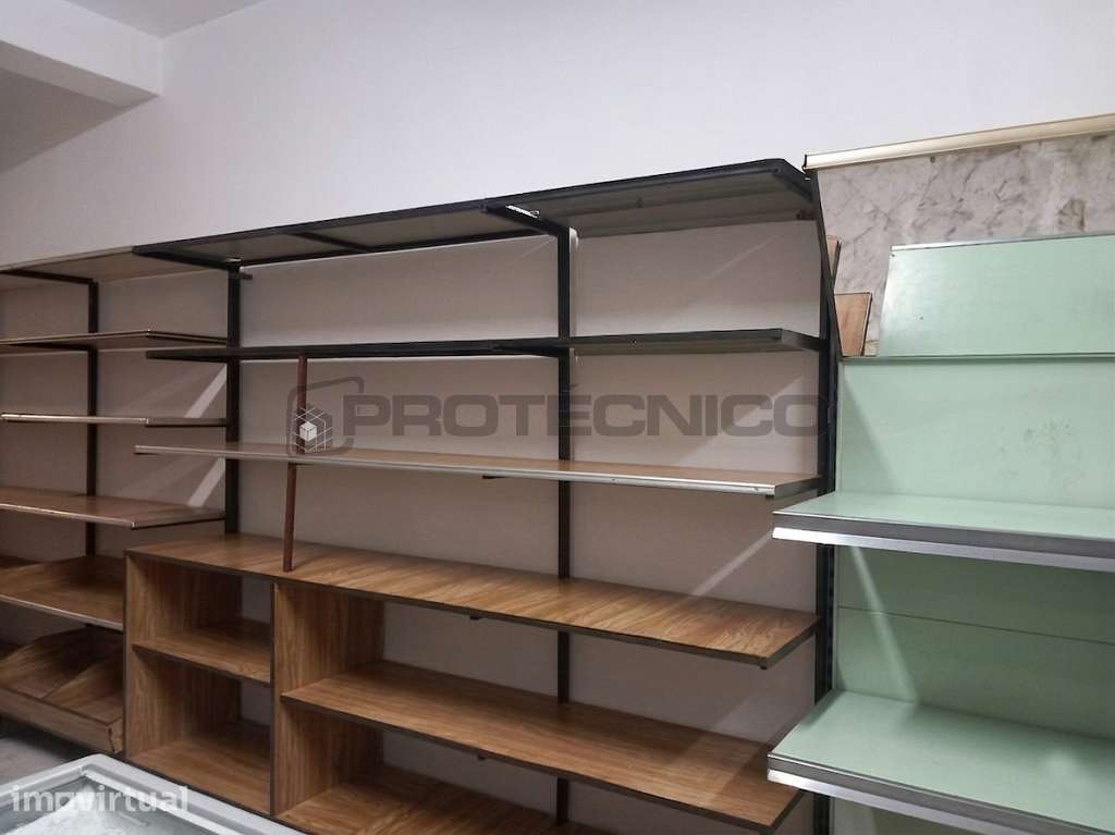 Loja c/ ótimo potencial – Aradas - Grande imagem: 3/3