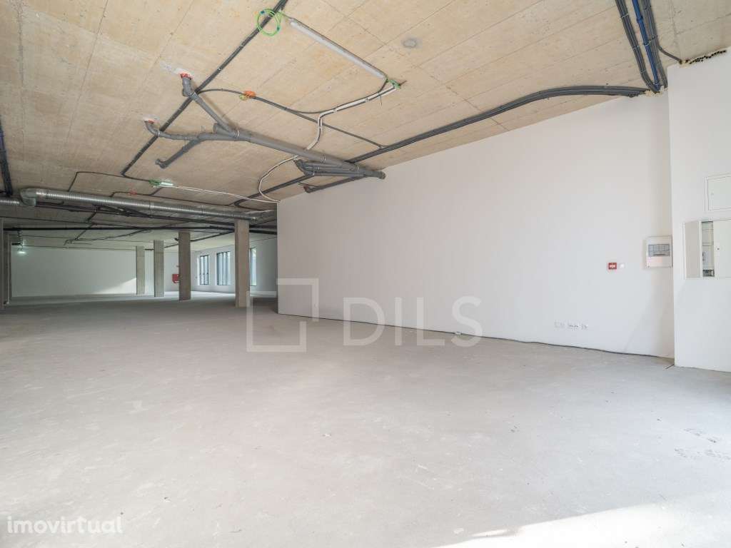 Loja com 546 m2 e garagem, Senhora da Hora - Grande imagem: 5/28