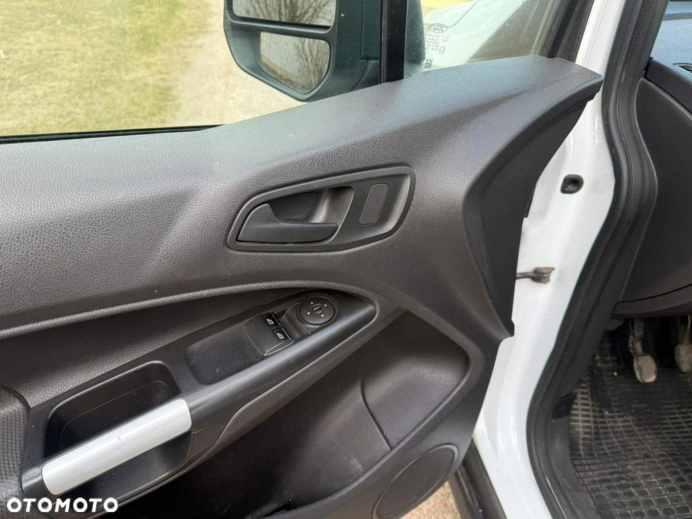 Ford Transit Connect - 19