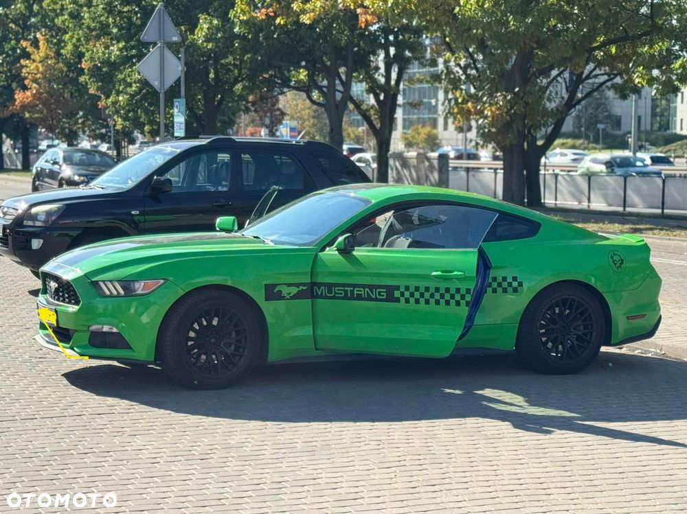 Ford Mustang - 3