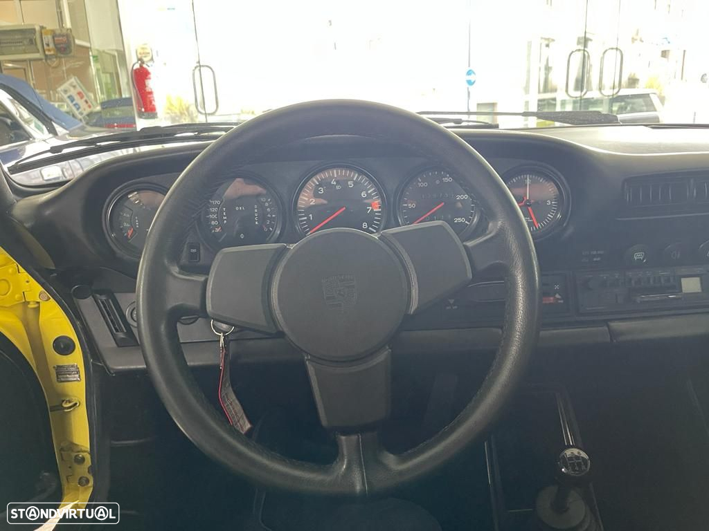 Porsche 911 Série G Carrera 3.0 - 10