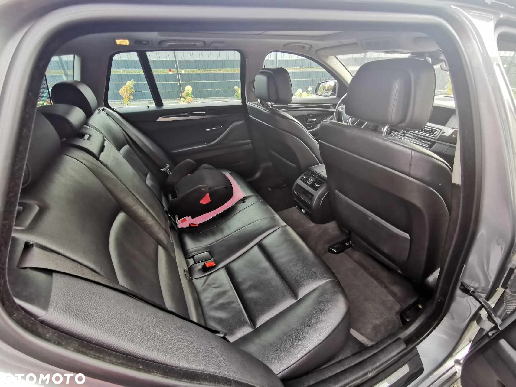 BMW Seria 5 520d Touring - 10