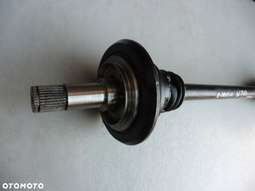 Półoś prawy tył Mercedes E-Klasa W213 2,474 - 4