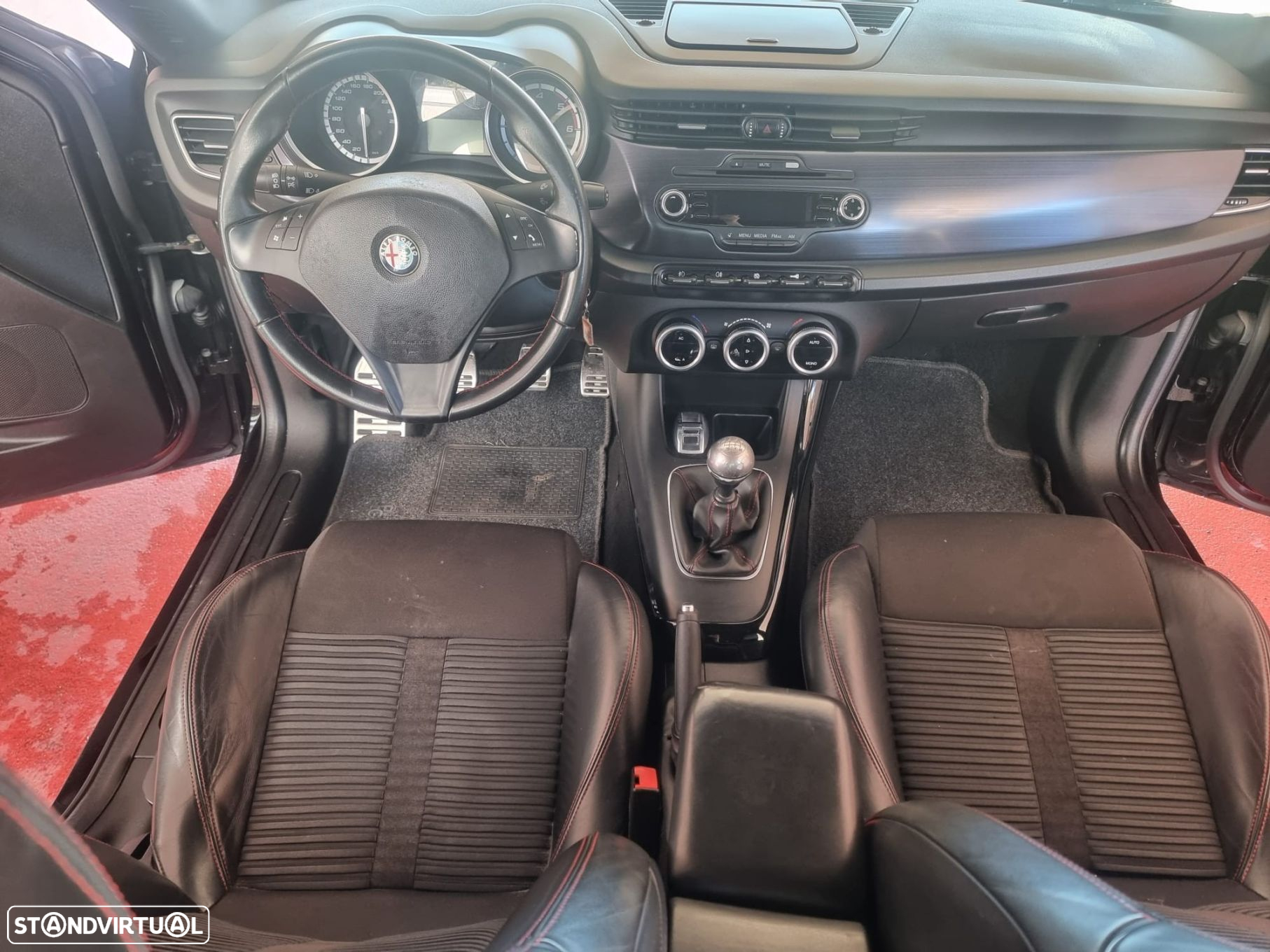 Alfa Romeo Giulietta 2.0 JTDm Distinctive - 8