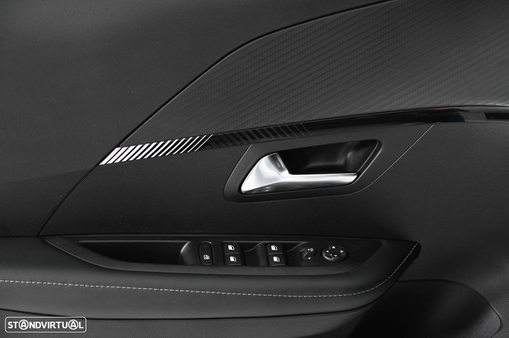 Peugeot 208 1.2 Hybrid Allure e-DCS6 - 19