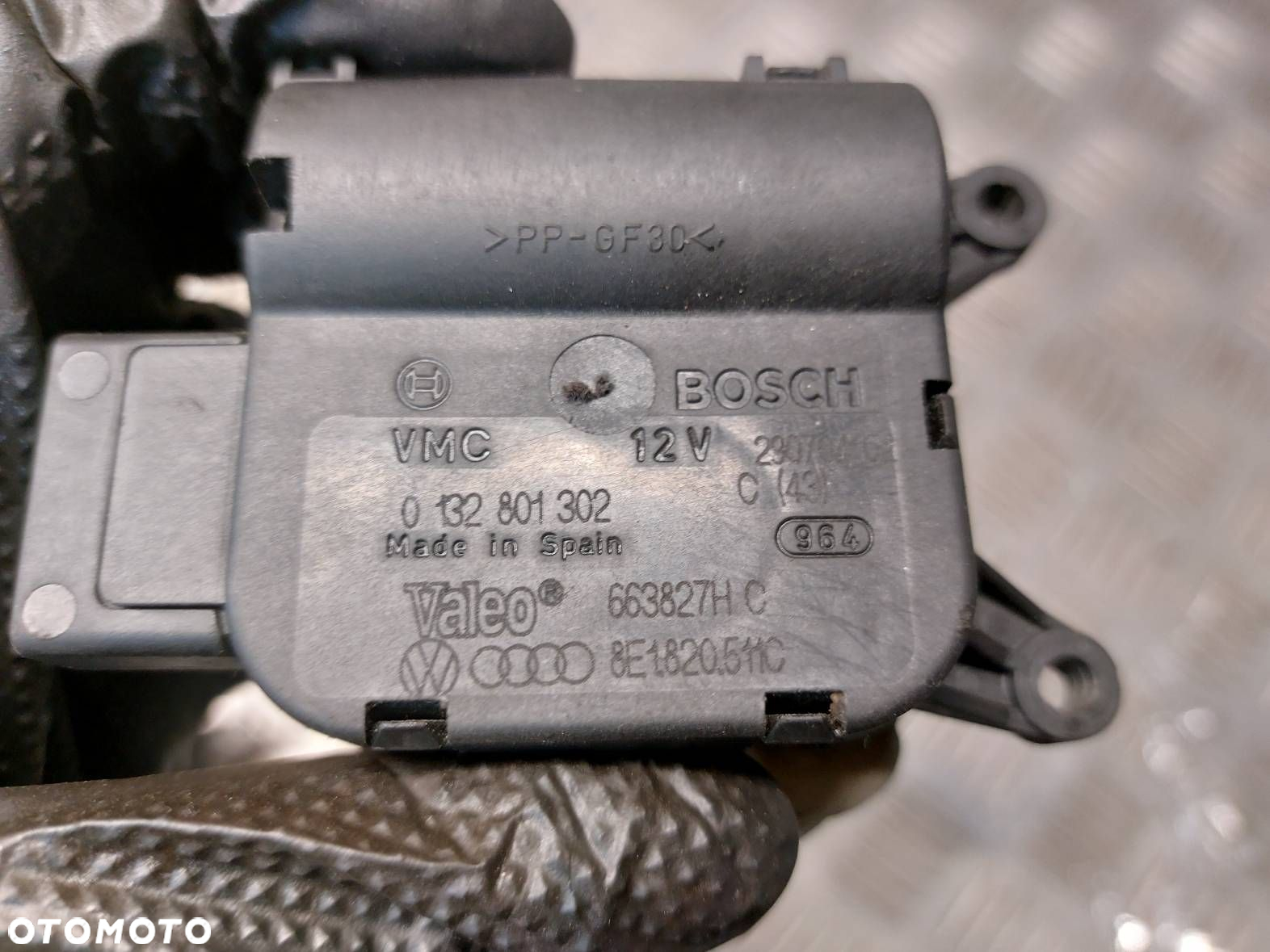 SILNICZEKI NAGRZEWNICY AUDI A4 B6 8E1820511A 8E1820511B 8E1820511C - 6