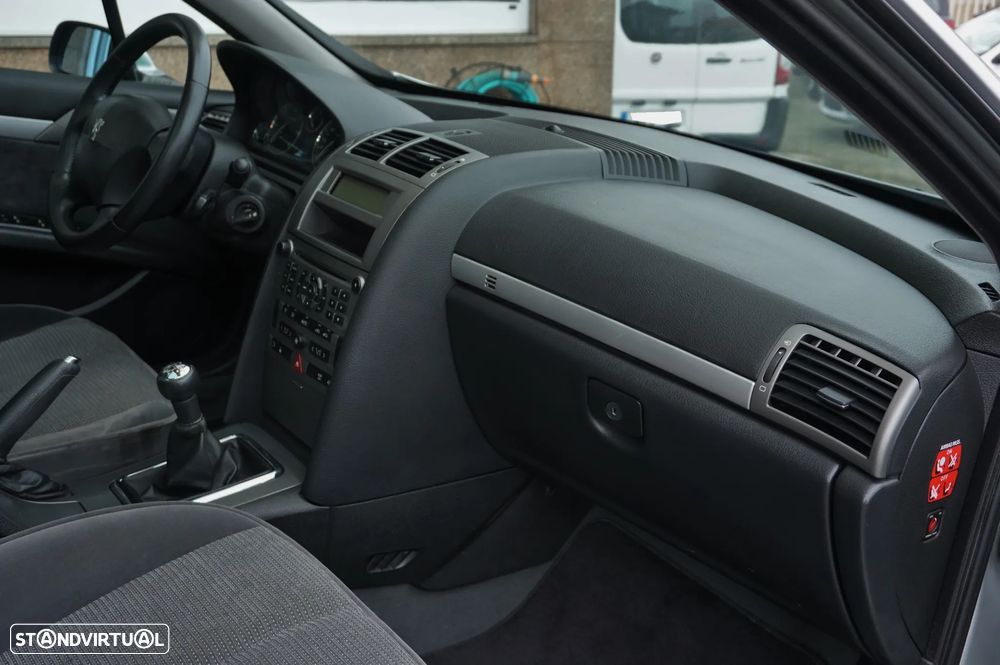 Peugeot 407 SW 1.6 HDi Premium - 21
