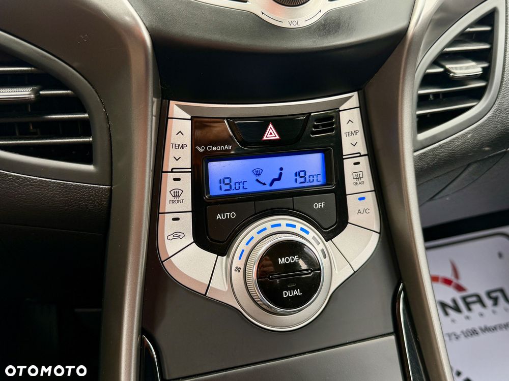 Hyundai Elantra 1.6 Style - 23