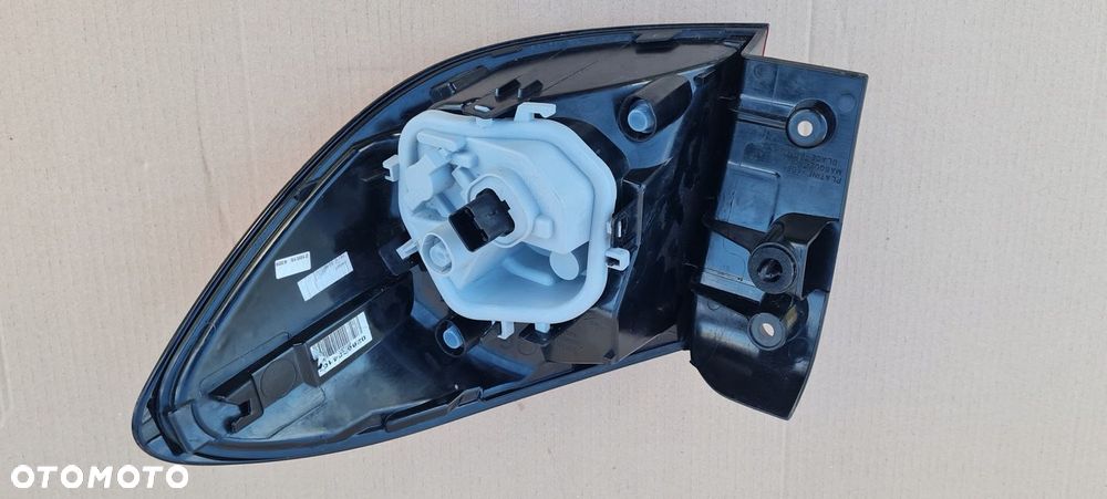 LAMPA RENAULT CAPTUR LEWA TYŁ - 4