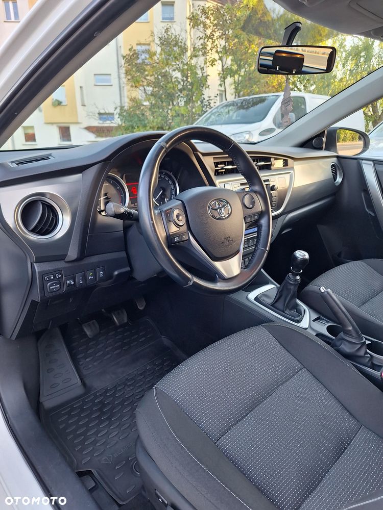 Toyota Auris - 5