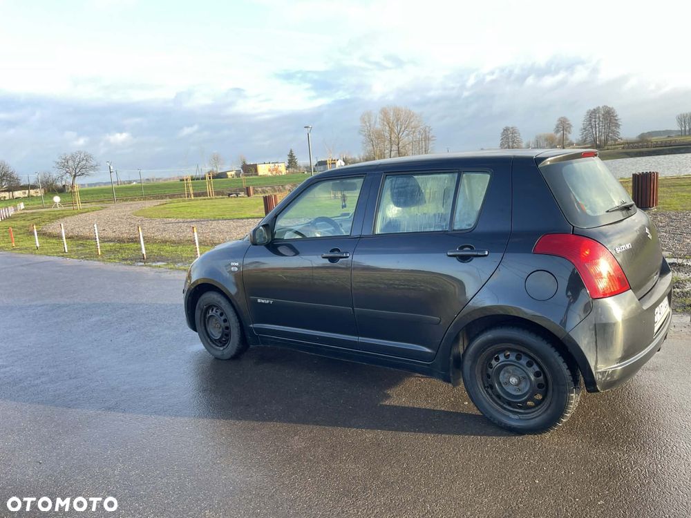 Suzuki Swift - 4