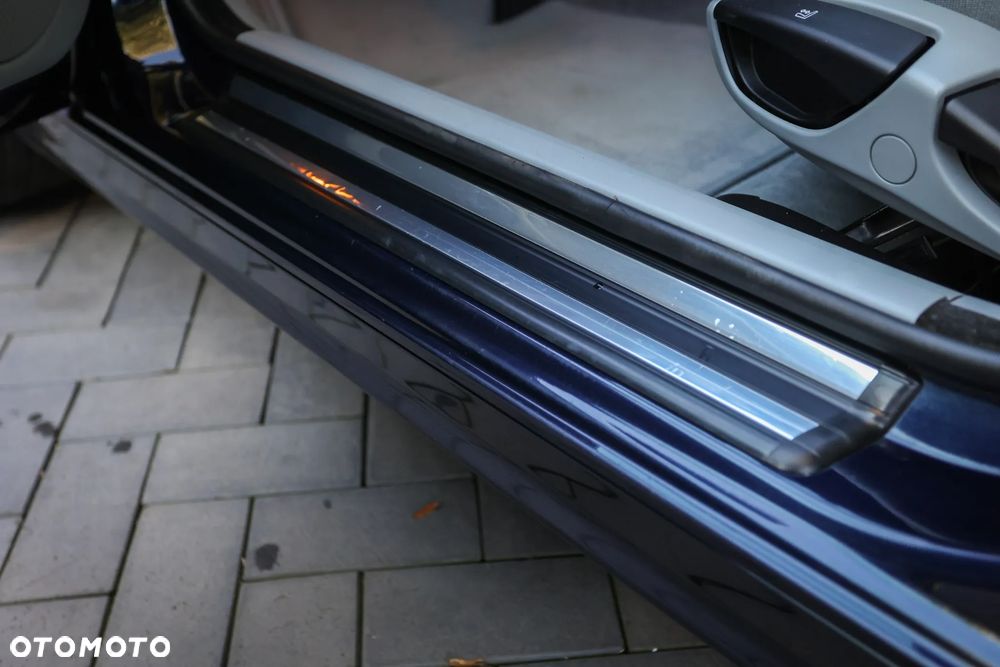 BMW Seria 3 323i - 16