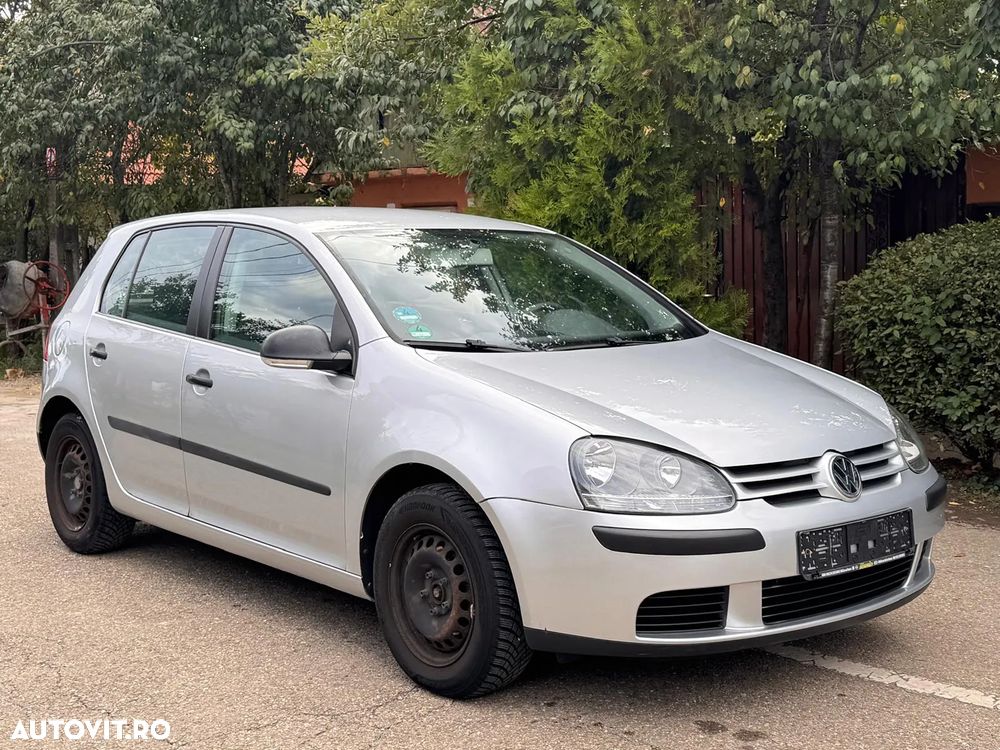 Volkswagen Golf - 1