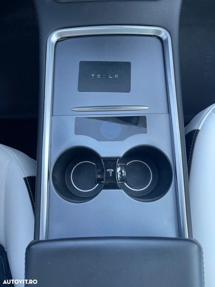 Tesla Model 3 - 16