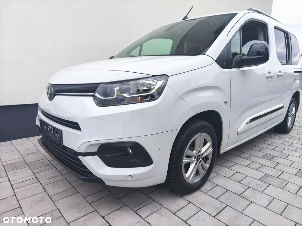 Toyota Proace City Verso 1.2 Turbo L1 Team Deutschland - 24