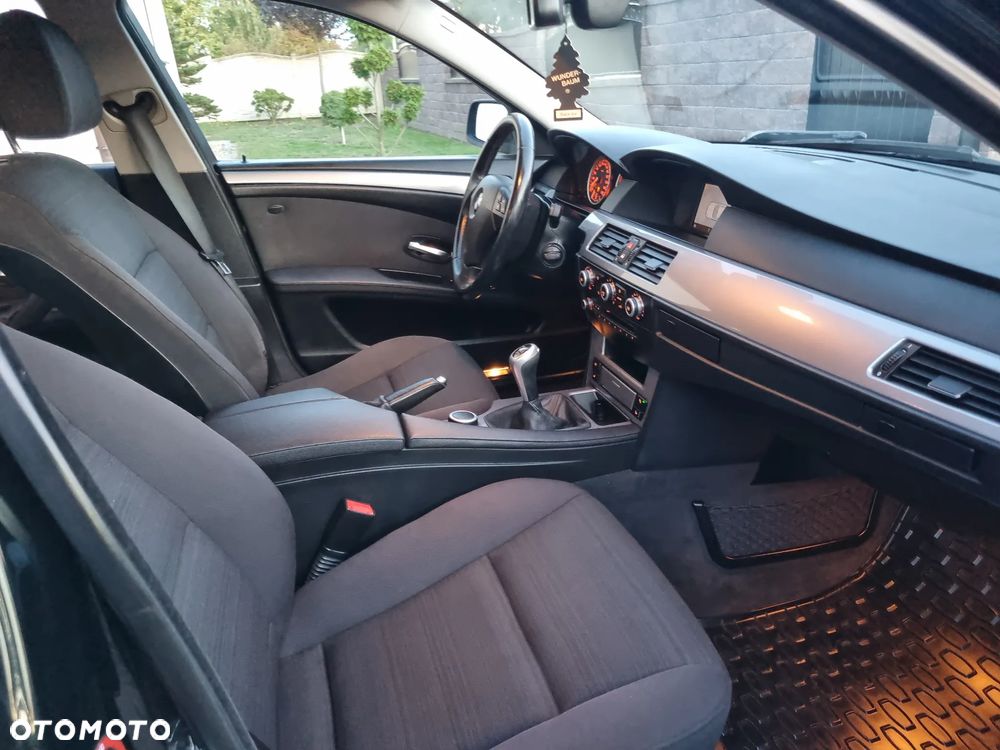 BMW Seria 5 520d Touring Edition Lifestyle - 10