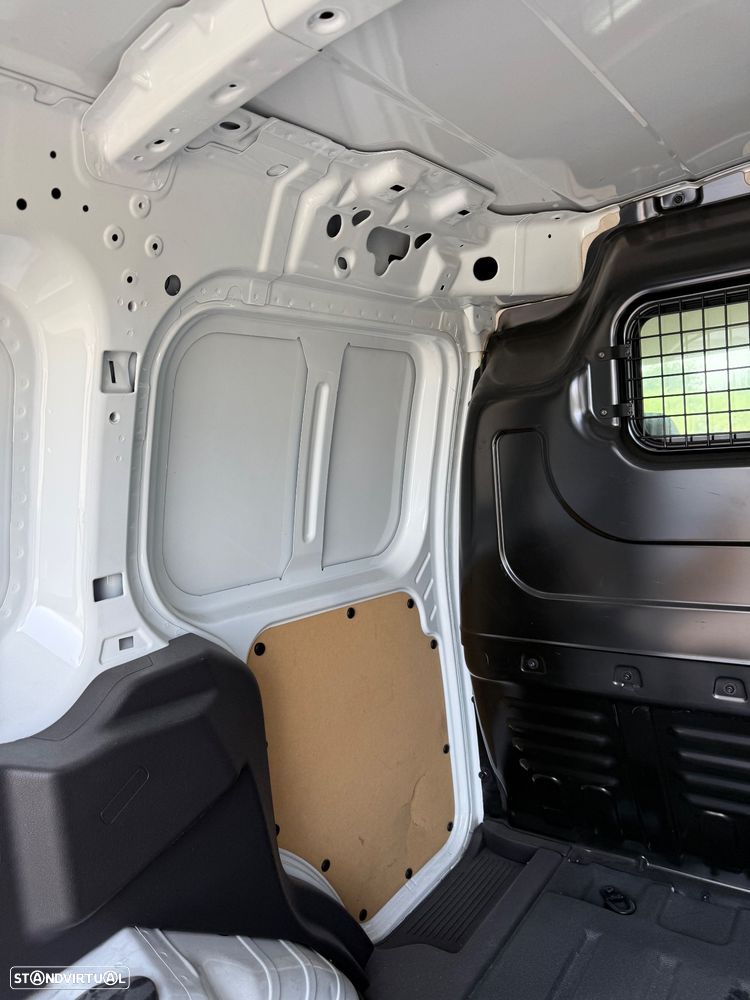 Ford Transit Courier - 8