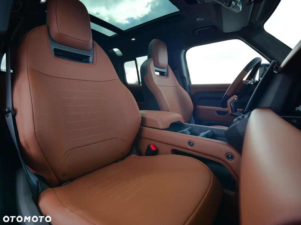 Land Rover Defender - 37