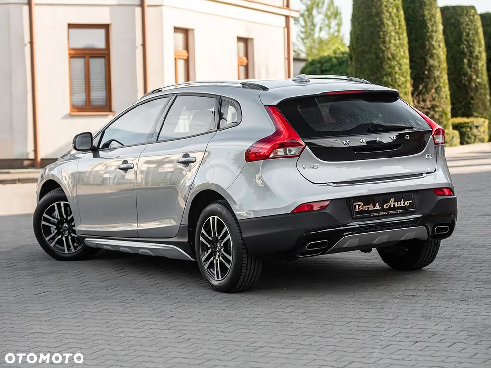 Volvo V40 Cross Country D2 Momentum - 10